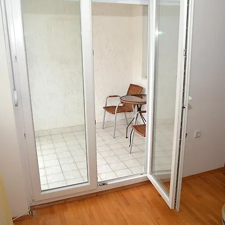 Asp Apartment *